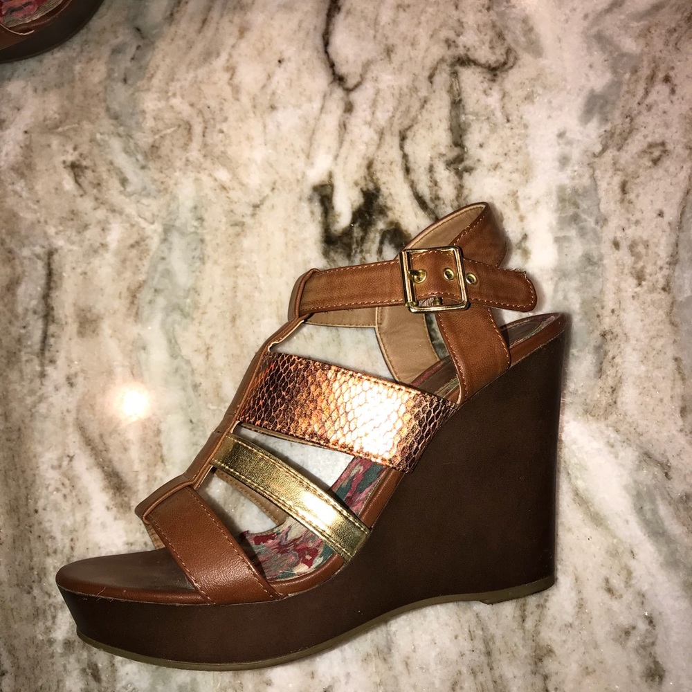 Madden Girl wedges